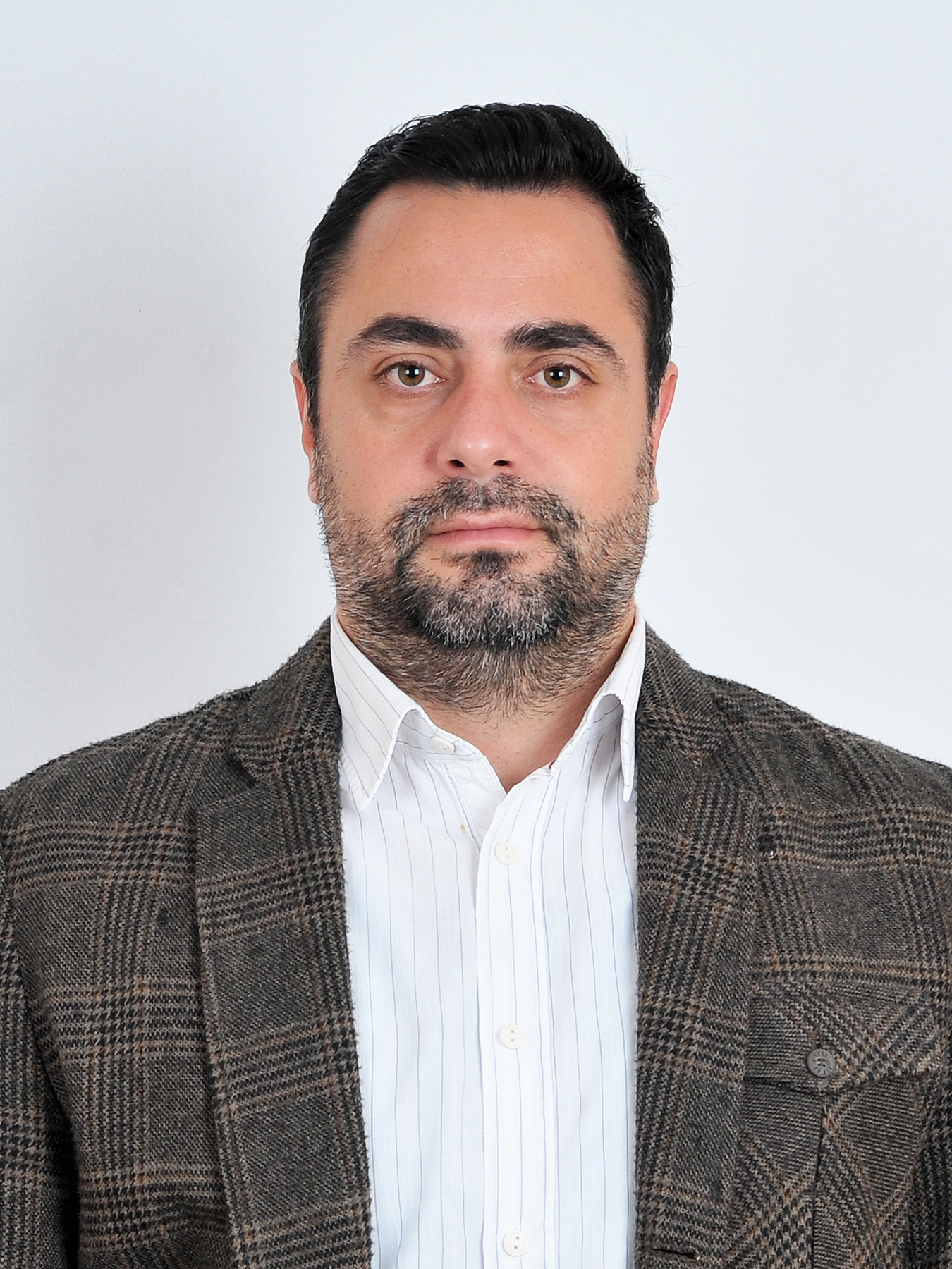 EFE KIRMIZIER