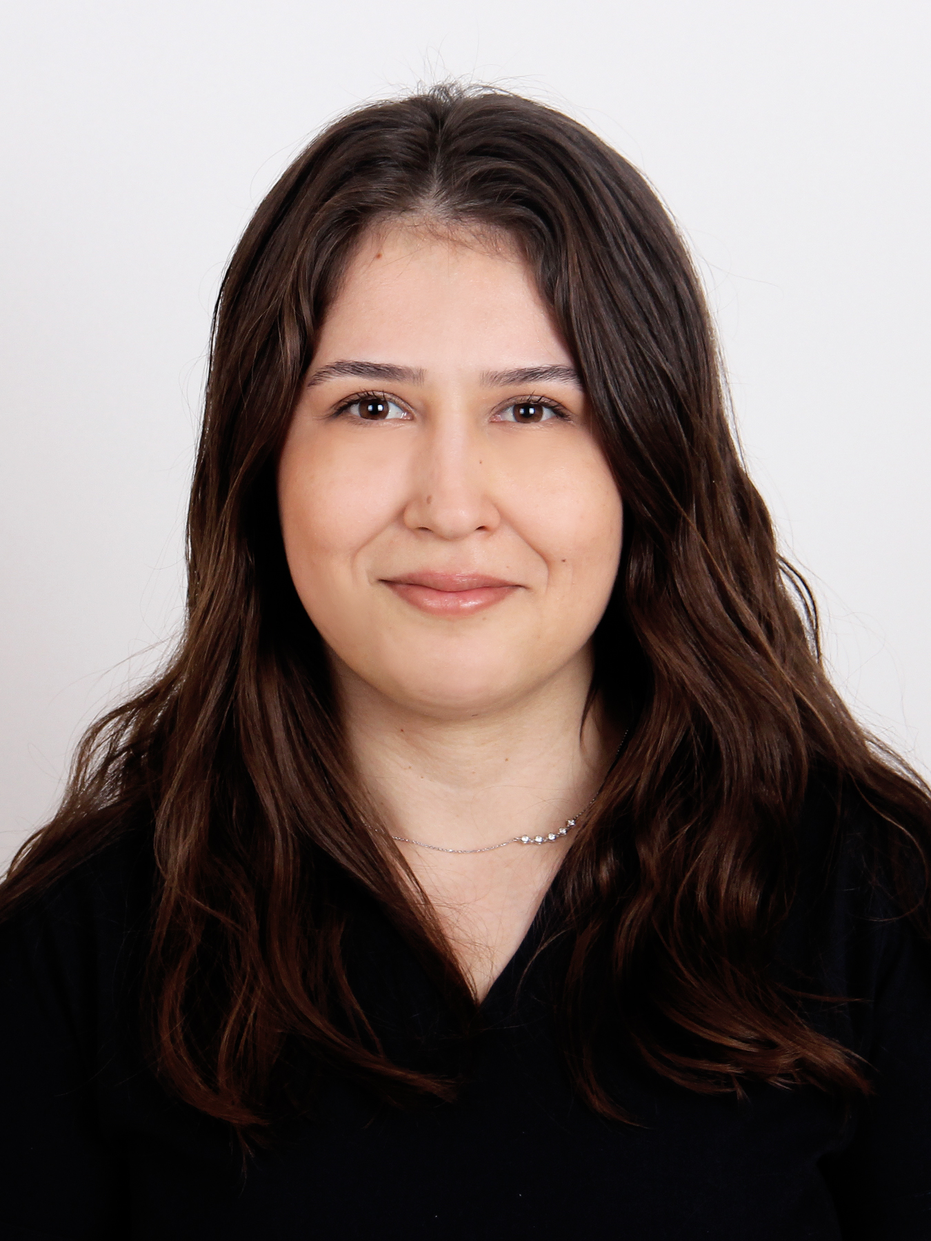 EZGİ K&Uuml;&Ccedil;&Uuml;KPİLAKCI UYSAL