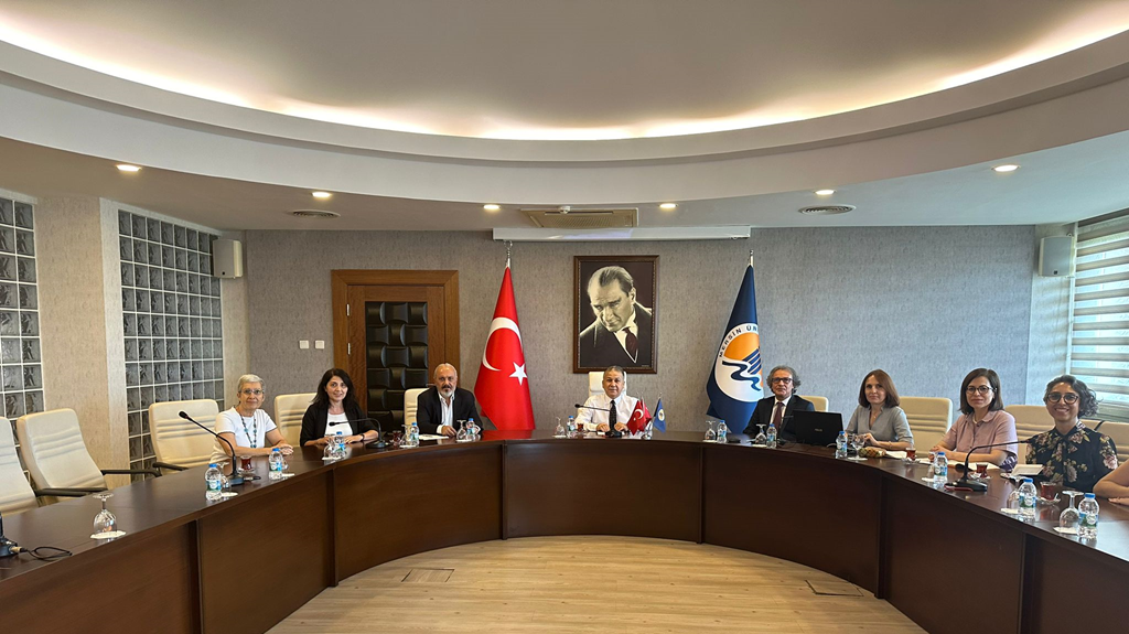 Sayın Rektörümüz Prof. Dr. Erol YAŞAR ile ORPHEUS Etiket Çalışmalarımız Hakkında Toplantı    detayı için tıklayınız