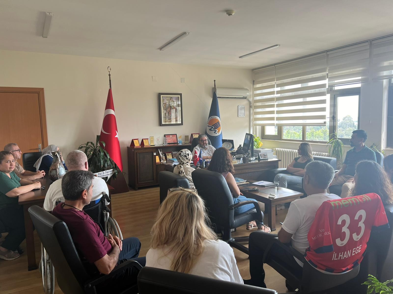 Sosyal Bilimler Meslek Yüksekokulu’nda İdari Personel Toplantısı Gerçekleştirildi detayı için tıklayınız