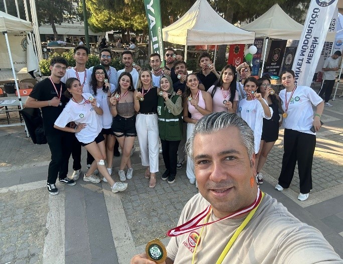 Meslek Yüksekokulumuz Öğrencileri “ Üniversitede Sağlıklı Yaşam Festivali: Yeşilfest” Projesinde Görev Aldı detayı için tıklayınız
