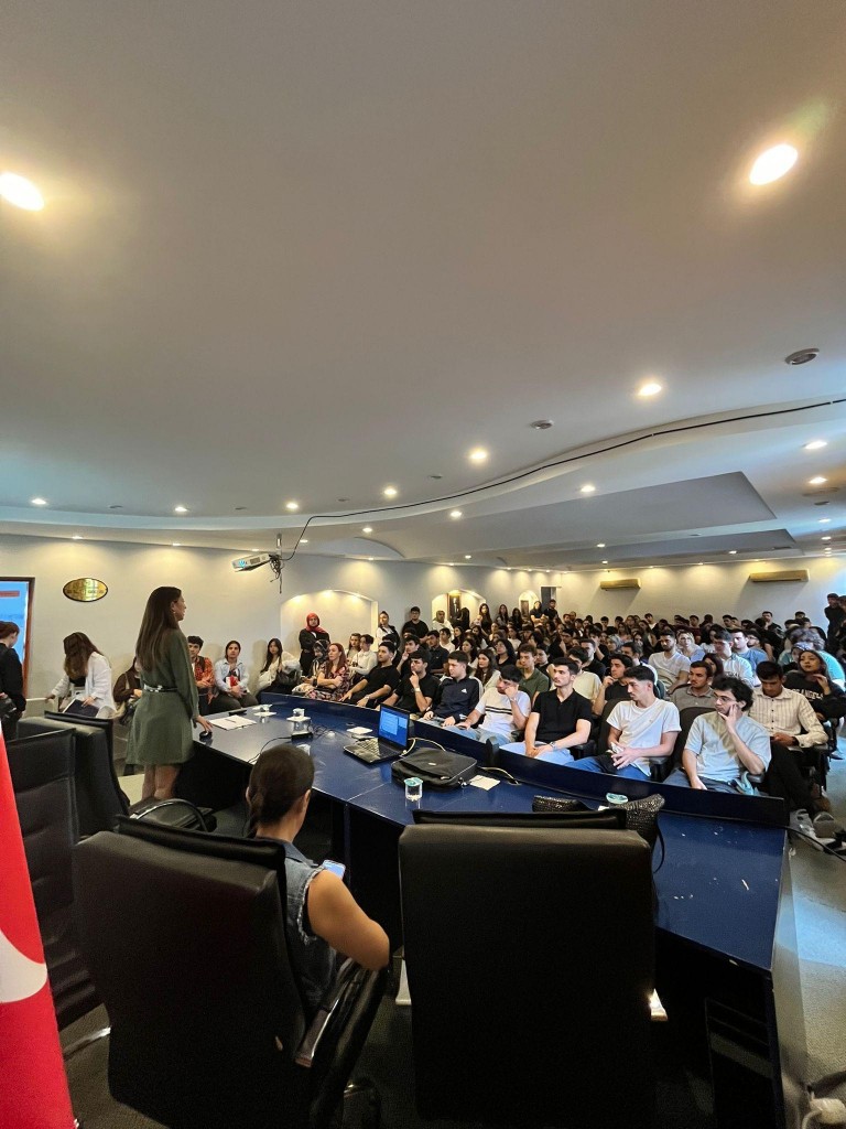 Erasmus Staj Hareketliliği ve Gençlik Projeleri Bilgilendirme Konulu Seminer Düzenlendi. detayı için tıklayınız