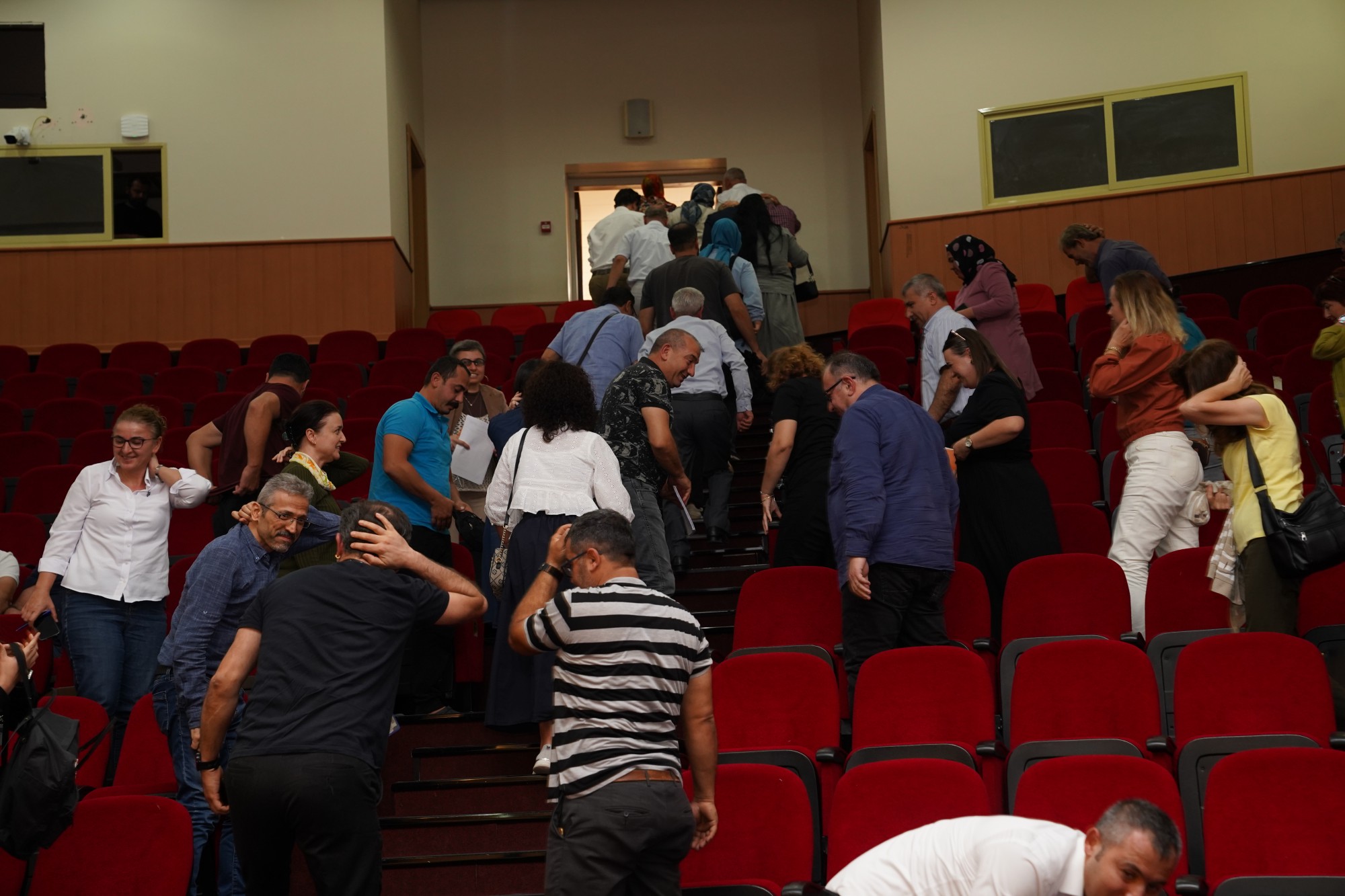 Afet Farkındalık ve Yangın Farkındalık Eğitimi ile Deprem Anı, Tahliye ve Toplanma Alanı Uygulamaları detayı için tıklayınız