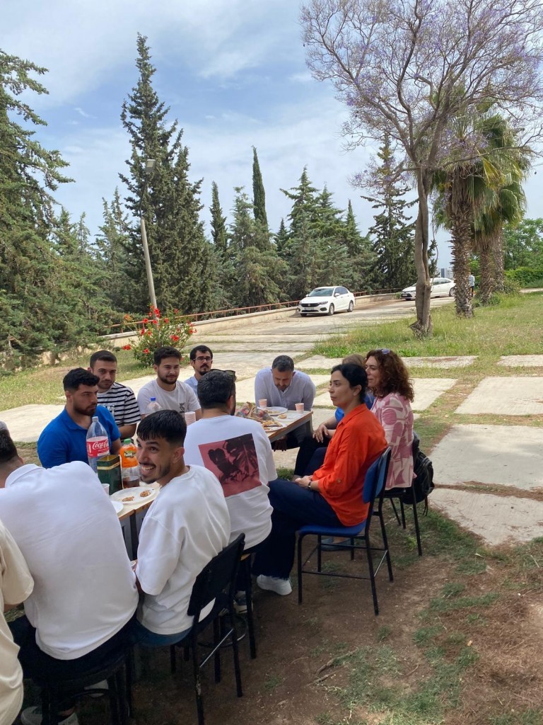 Elektrik ve Enerji B&ouml;l&uuml;m&uuml; &Ouml;ğrencileri Laboratuvar Alanında Piknik Etkinliğinde Buluştu detayı için tıklayınız