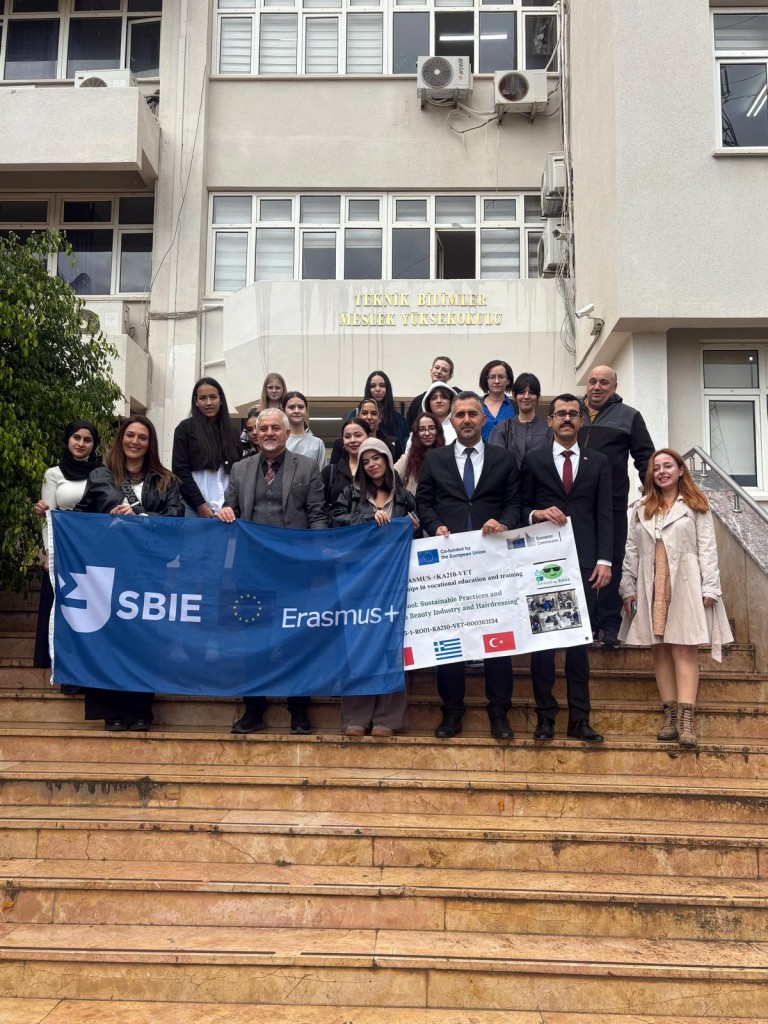 Erasmus Kapsamında Romanya ve Yunanistan&rsquo;dan Gelen &Ouml;ğrenciler Meslek Y&uuml;ksekokulumuzu Ziyaret Etti detayı için tıklayınız