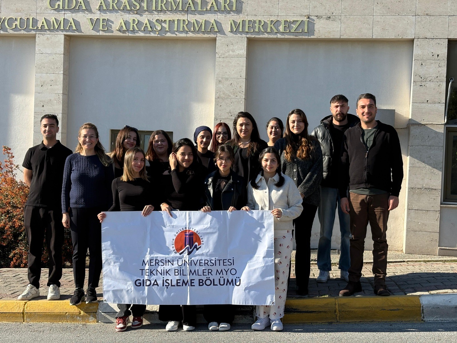 Gıda İşleme B&ouml;l&uuml;m&uuml; Gıda Araştırmaları Uygulama ve Araştırma Merkezine Uygulamalı Etkinlik Ger&ccedil;ekleştirdi detayı için tıklayınız