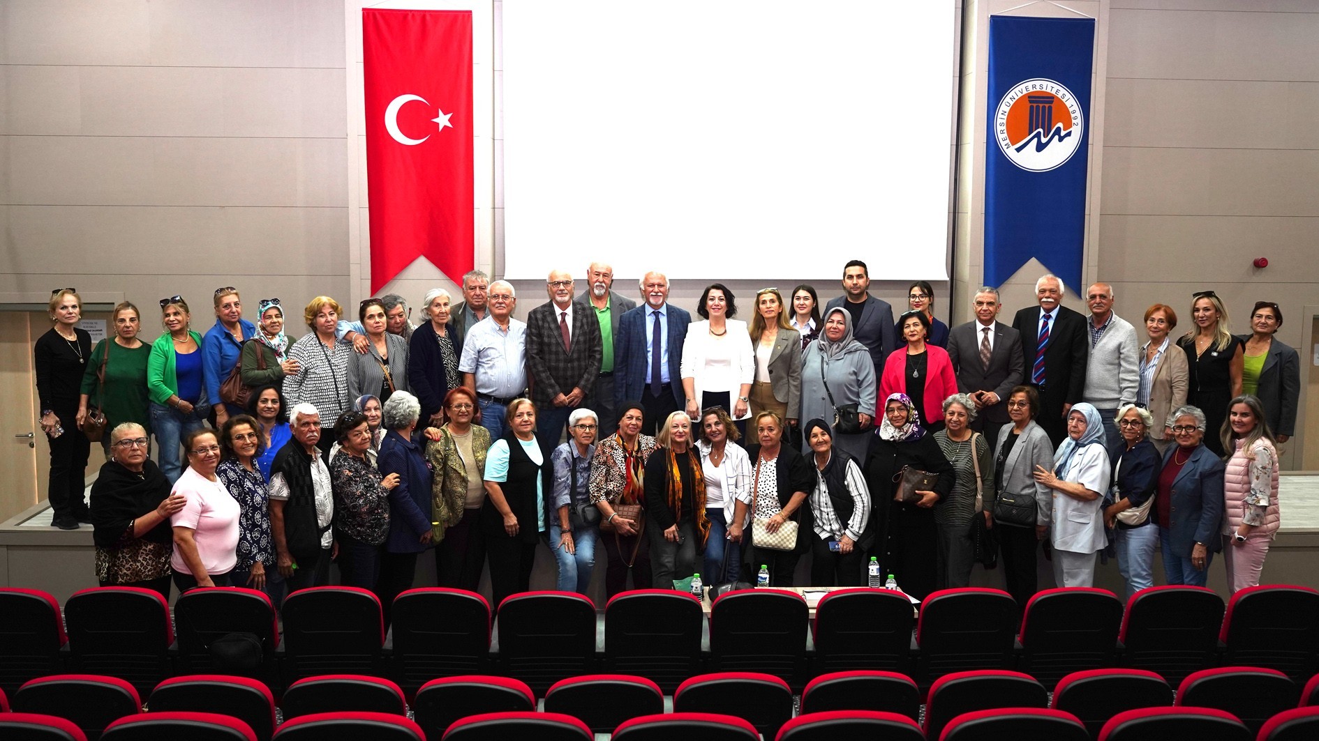 &Uuml;niversitemizde Aktif Yaşam ve Yaşlılık &Ccedil;alışmalarının Ele Alındığı Konferans D&uuml;zenlendi detayı için tıklayınız