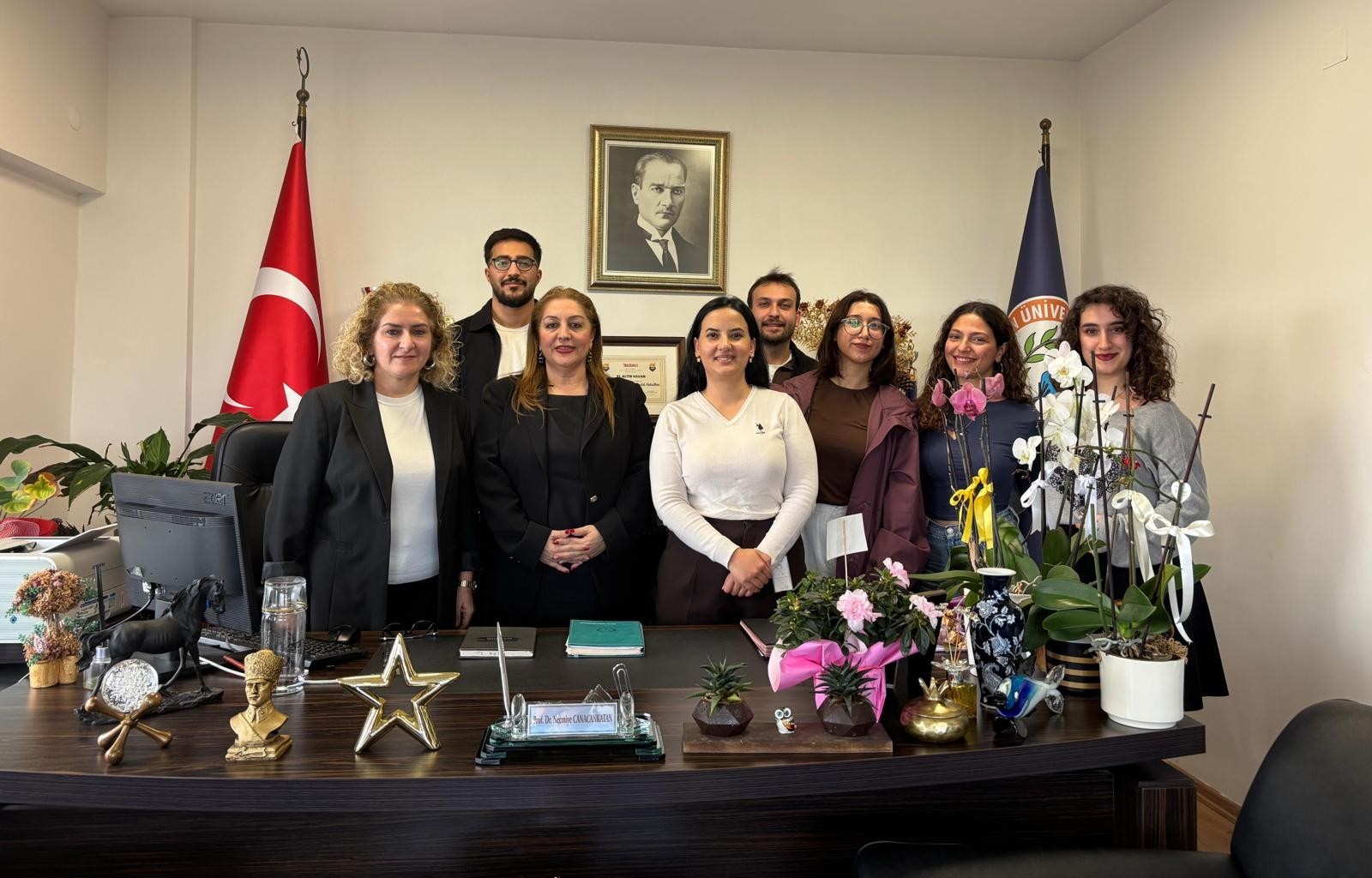 L&Ouml;SEV Fayda Topluluğu Fak&uuml;ltemiz Dekanı Prof. Dr. Necmiye CANACANKATAN&rsquo;ı Ziyaret Etti detayı için tıklayınız