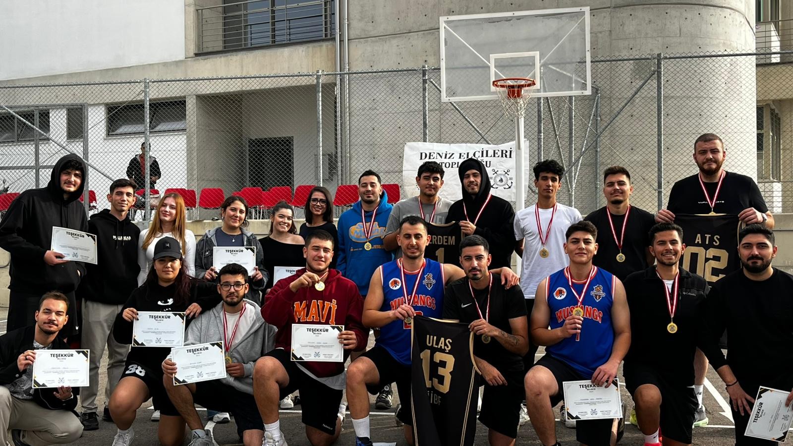 &Uuml;niversitemiz Deniz El&ccedil;ileri Topluluğu 3x3 Basketbol Turnuvası Başarıyla Tamamlandı detayı için tıklayınız