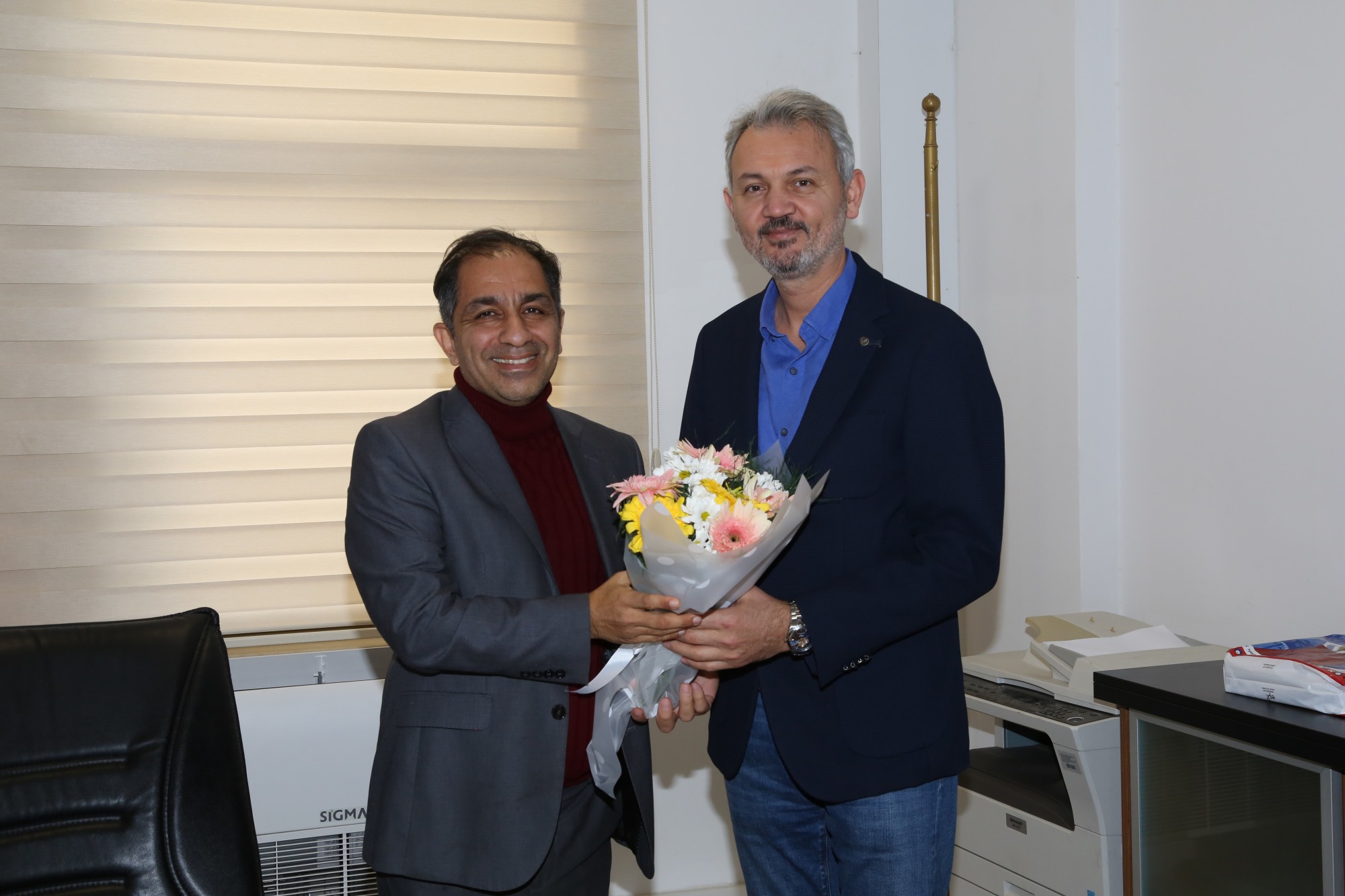 Enstit&uuml;m&uuml;z M&uuml;d&uuml;rl&uuml;ğ&uuml; devir teslim t&ouml;reni yapıldı. detayı için tıklayınız