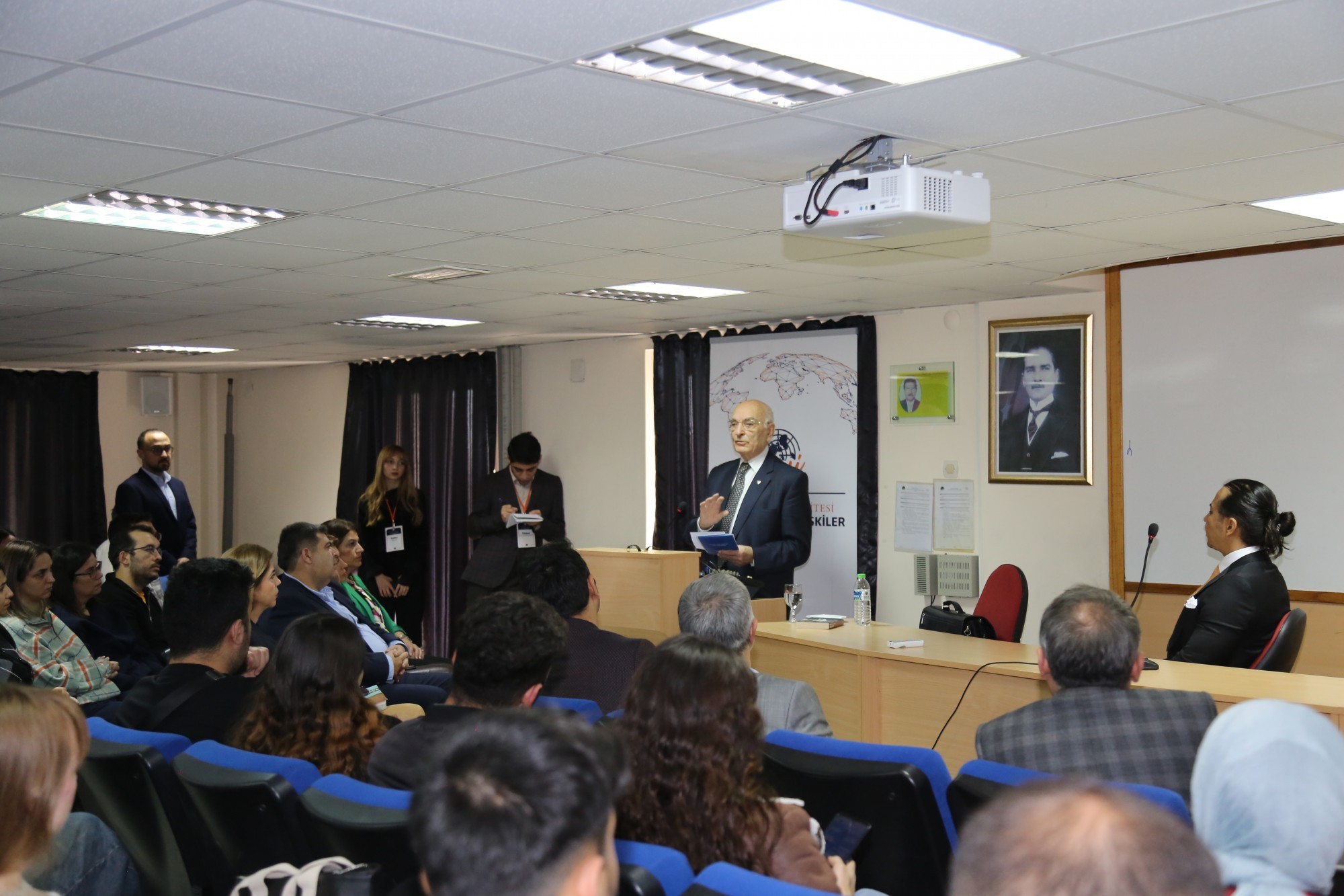 Kentleşme ve &Ccedil;evre Biliminin Duayeni Prof. Dr. Ruşen Keleş&rsquo;i Fak&uuml;ltemizde Ağırladık detayı için tıklayınız