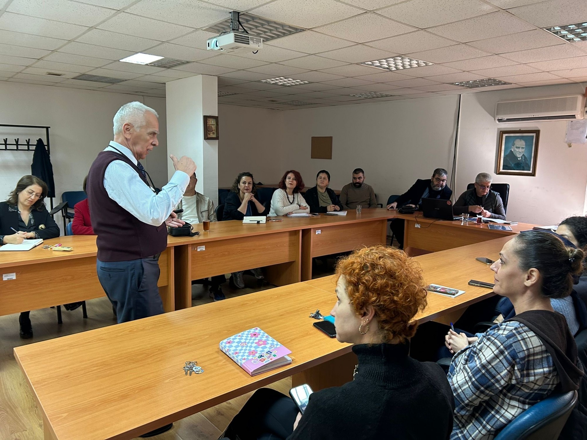 Sağlık Bilimleri Fak&uuml;ltesi&rsquo;nde &Ouml;z Değerlendirme Raporu Bilgilendirme Toplantısı Ger&ccedil;ekleştirildi detayı için tıklayınız