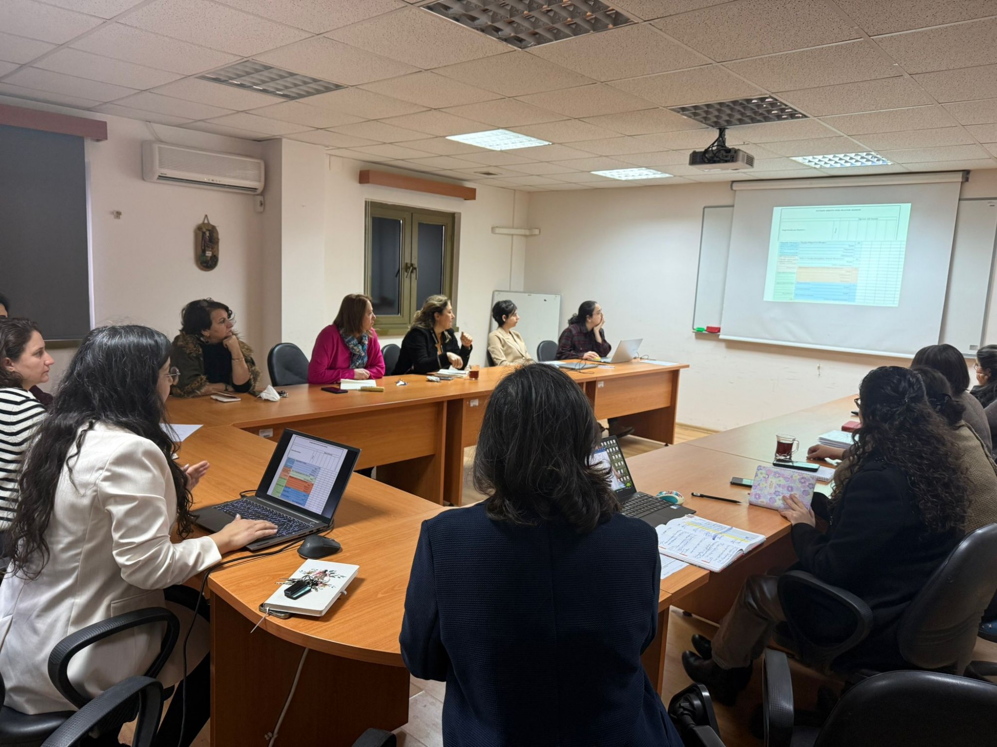 Fak&uuml;ltemizde Yenilik&ccedil;i Ders İşleme ve Değerlendirme At&ouml;lyesi Ger&ccedil;ekleştirildi detayı için tıklayınız