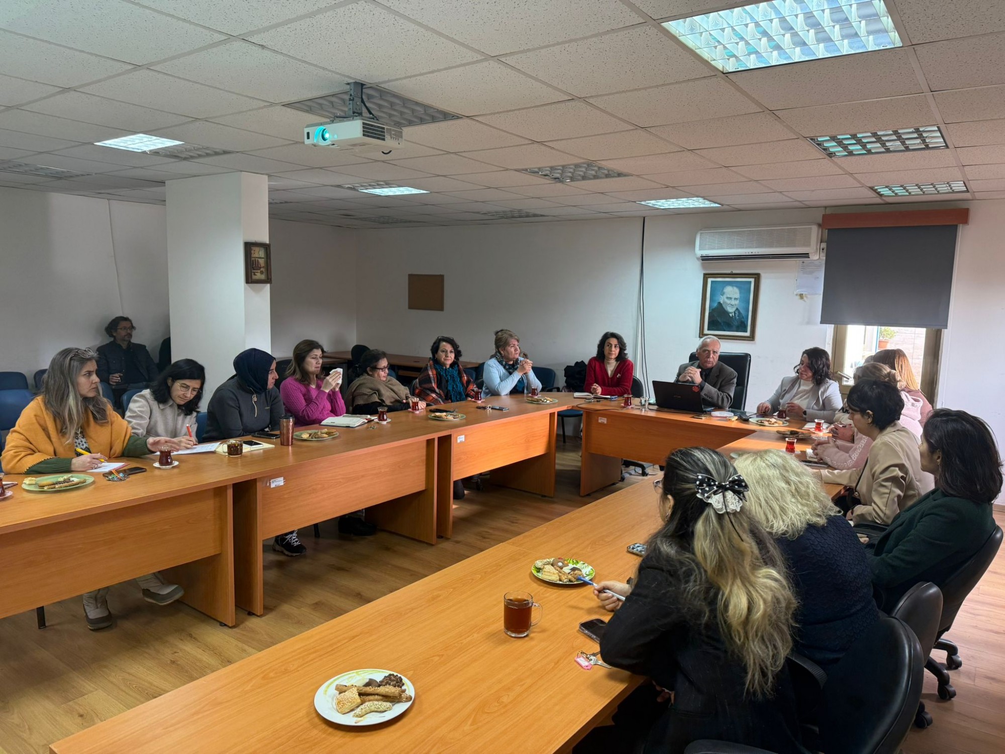 akreditasyon S&uuml;re&ccedil;lerinde &Ouml;zdeğerlendirme Konulu Bilgilendirme Yapıldı detayı için tıklayınız