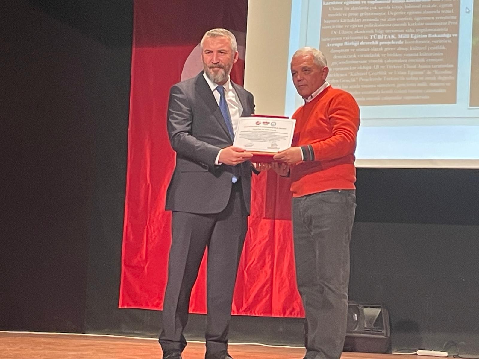 Fak&uuml;ltemiz &Ouml;ğretim &Uuml;yesi Prof. Dr. Kadir Ulusoy&rsquo;a &ldquo;Yılın Bilim İnsanı Kariyer Onur &Ouml;d&uuml;l&uuml;&rdquo; detayı için tıklayınız