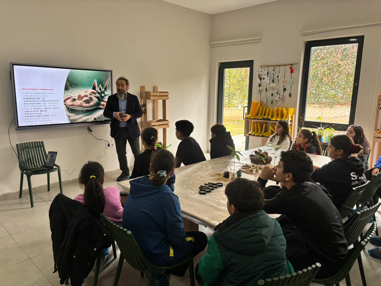 Mezitli &Ccedil;ocuk Kamp&uuml;s&uuml;nde Denizel Biyo&ccedil;eşitlilik ve Deniz &Ccedil;ayırları Hakkında Konuştuk. detayı için tıklayınız