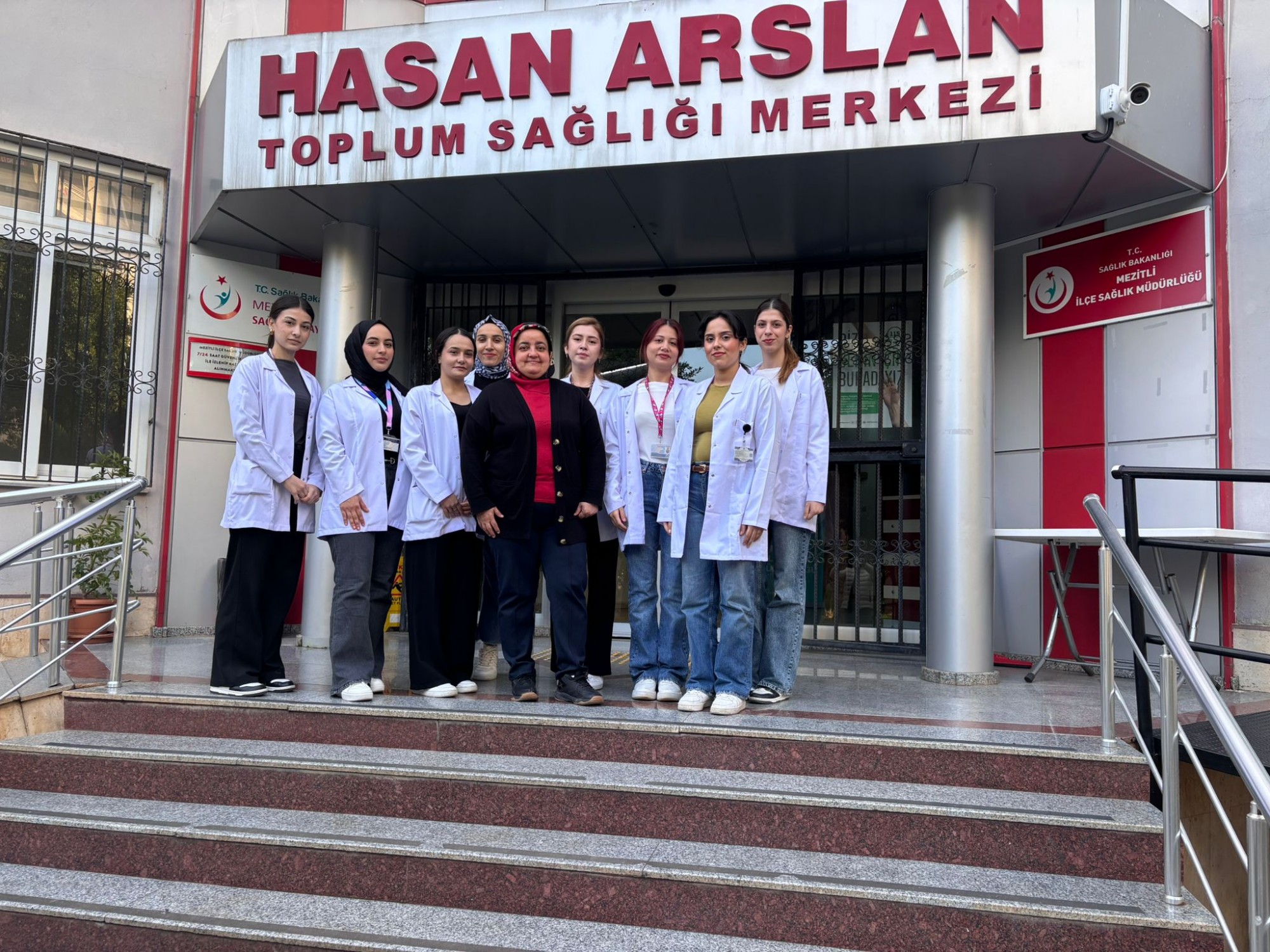 Ebelik B&ouml;l&uuml;m&uuml; 4. Sınıf &Ouml;ğrencilerimiz Aile Sağlığı Merkezlerinde Uygulamalarına Başladı detayı için tıklayınız