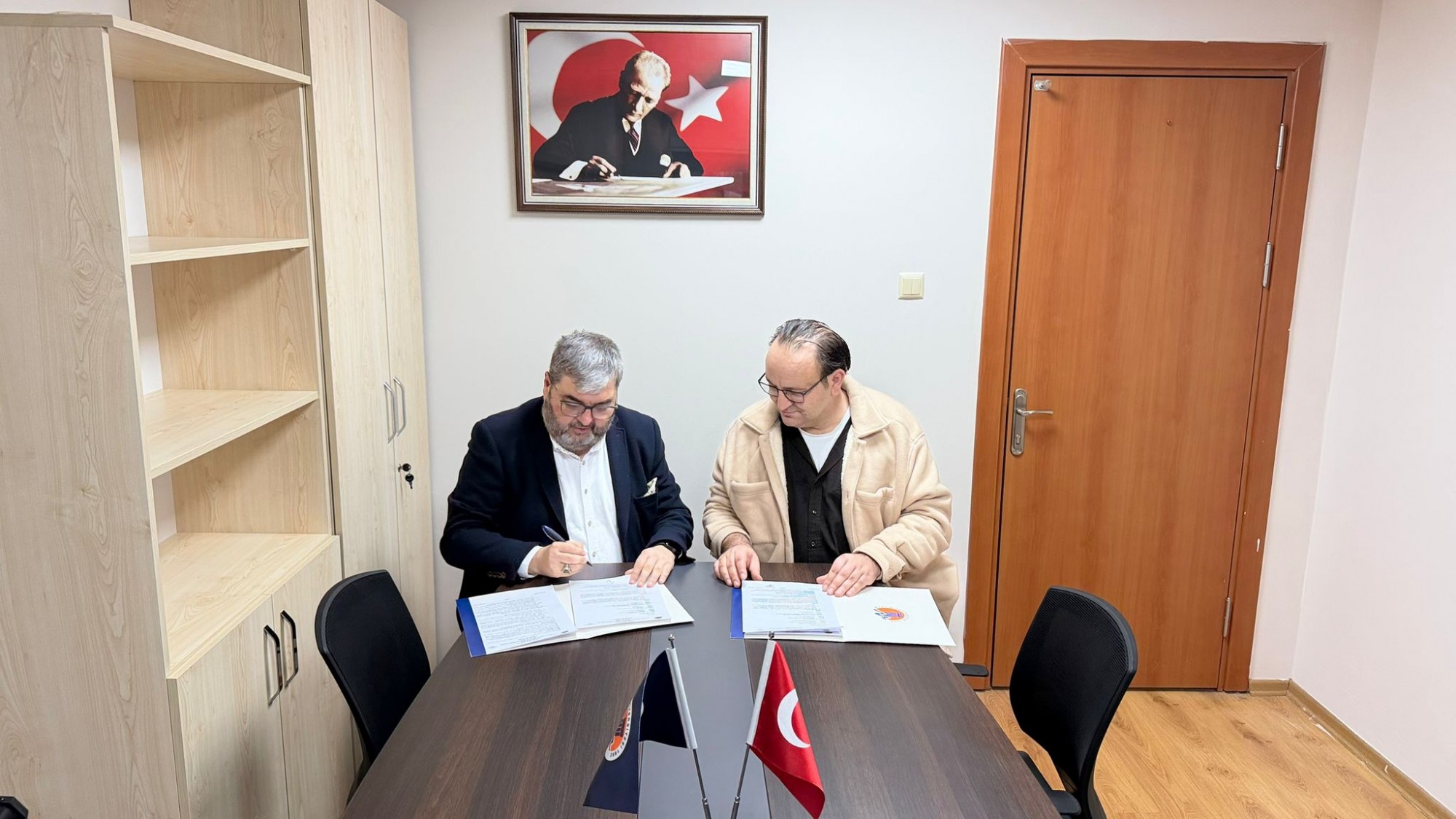 Kariyer Merkezi ve Akademi D&uuml;nyası Arasında İş Birliği Protokol&uuml; İmzalandı detayı için tıklayınız