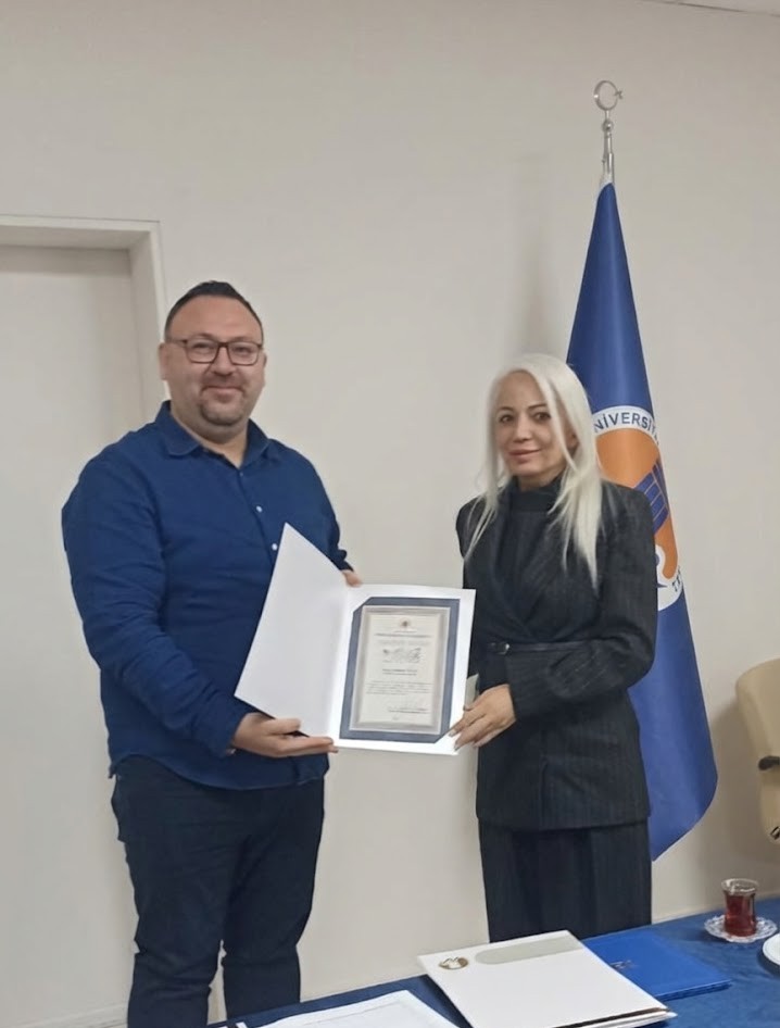 Erdemli Myo İşletme Y&ouml;netimi Programı " Tam Akreditasyon" Başarısını Paydaşlarıyla Kutladı detayı için tıklayınız