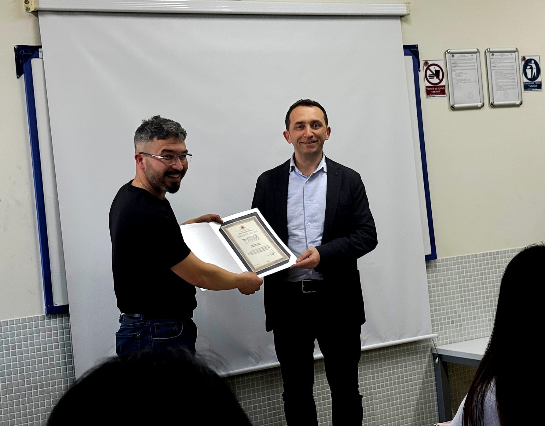 Lojistikte Yapay Zek&acirc; Uygulamaları Mesleki &Ccedil;alışma Seminerinde Ele Alındı detayı için tıklayınız