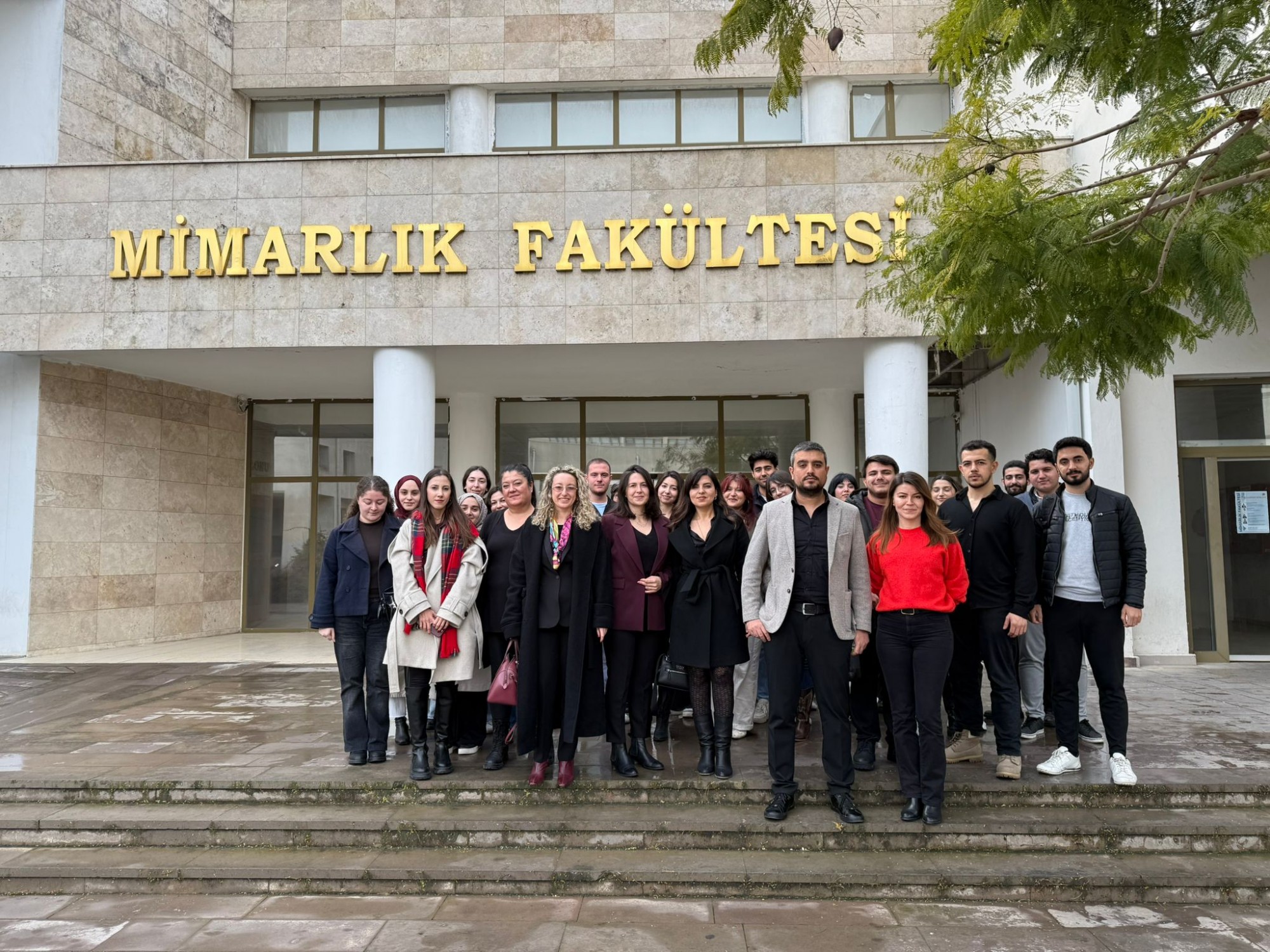 Mimarlık Fak&uuml;ltesi Kariyer G&uuml;nlerinin birincisi d&uuml;zenlendi detayı için tıklayınız