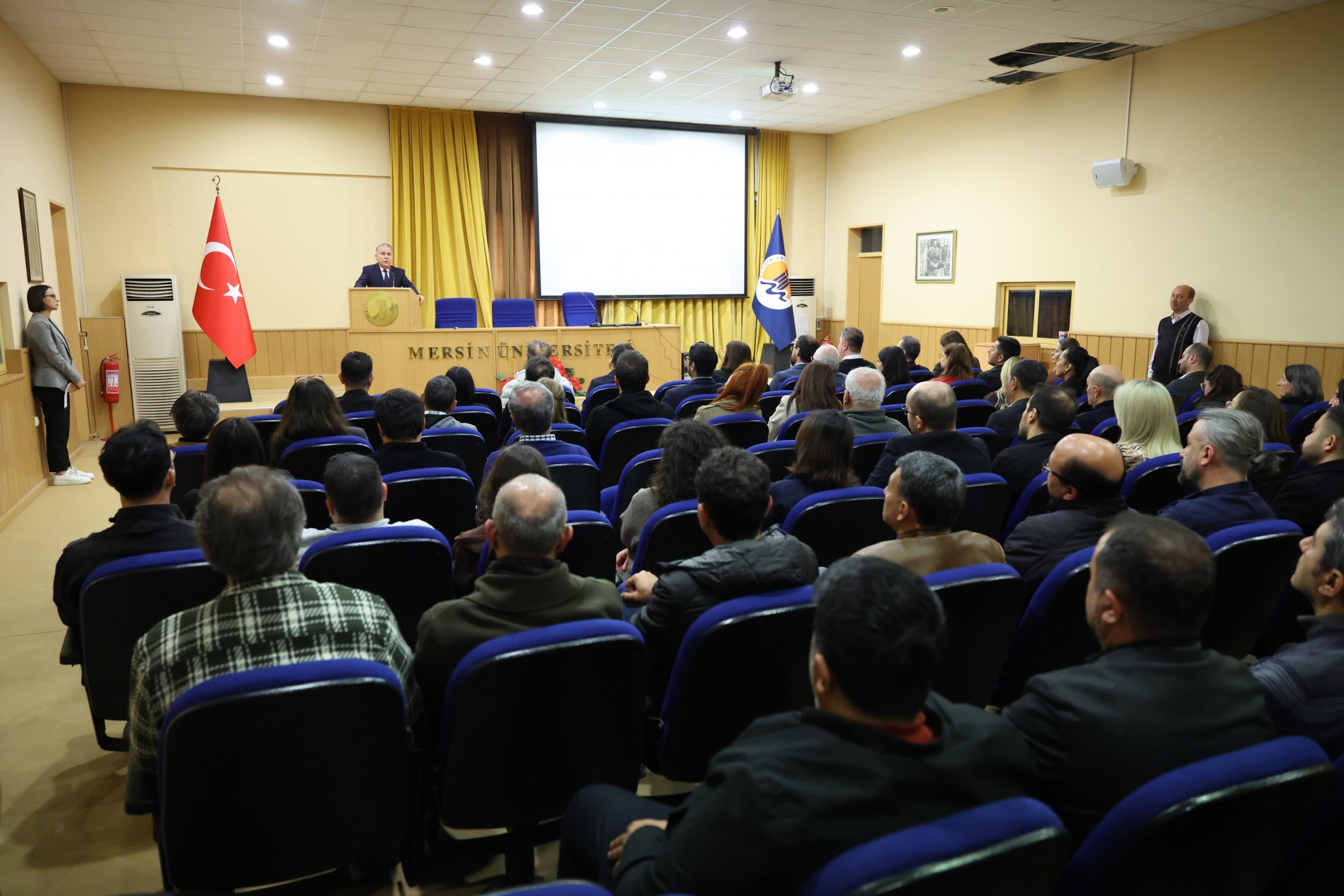 Mersin &Uuml;niversitesi Rekt&ouml;r&uuml;m&uuml;z Sayın Prof. Dr. Erol Yaşar Fak&uuml;ltemiz Akademik Kurulu Toplantımıza Katıldı detayı için tıklayınız