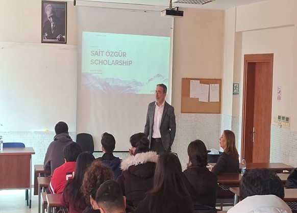 Sait &Ouml;zg&uuml;r Bursu Hakkında Bilgilendirme Toplantısı Ger&ccedil;ekleştirildi detayı için tıklayınız