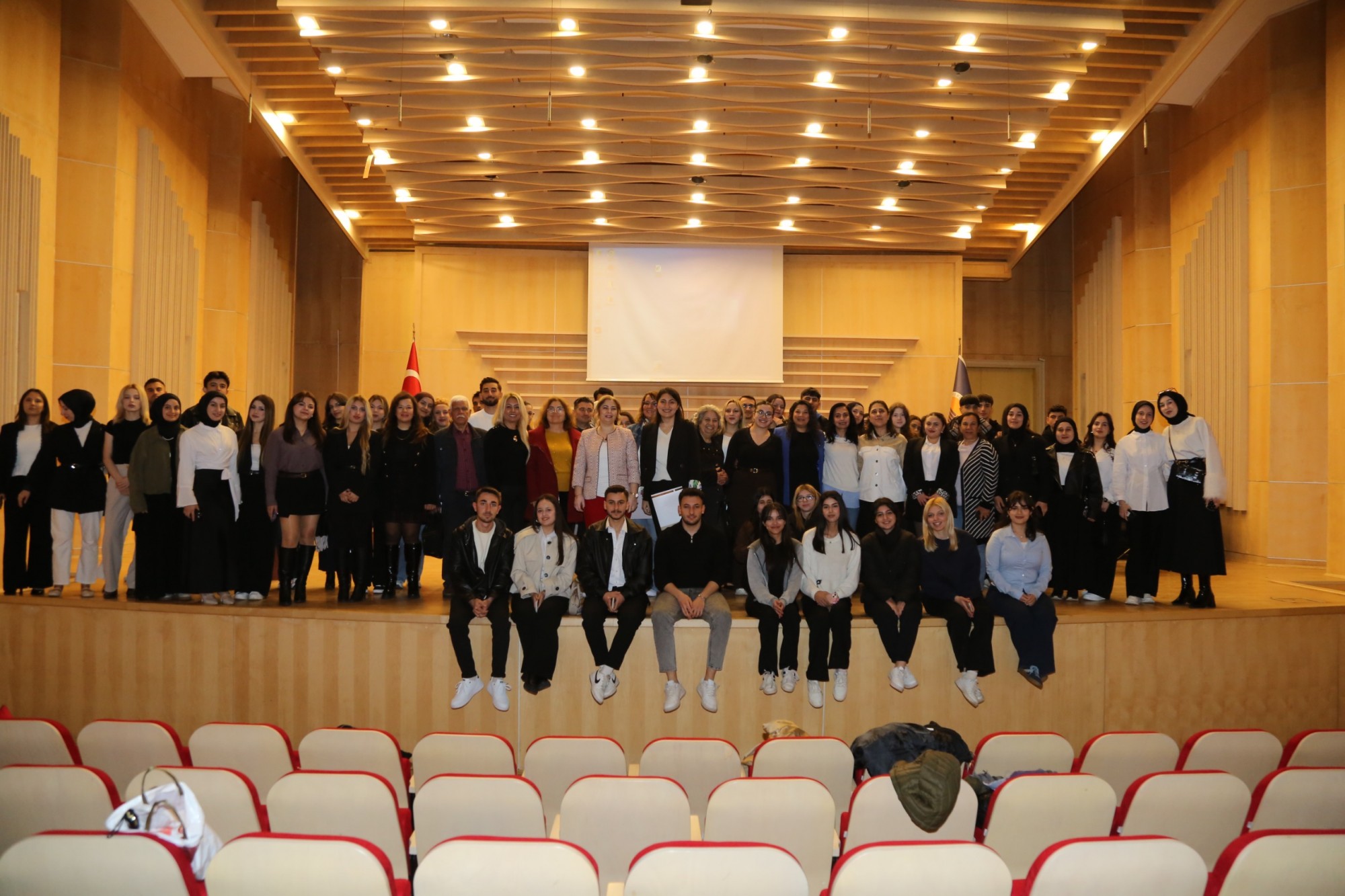 Mersin &Uuml;niversitesi Sağlık Hizmetleri Meslek Y&uuml;ksekokulumuzda Yaşlılara Saygı Haftası: Bilim, Sanat ve Tecr&uuml;be Bir Arada! detayı için tıklayınız