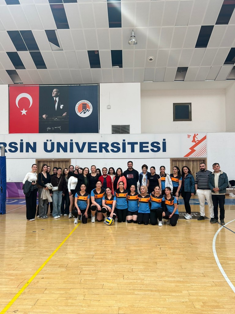 Sağlık Bilimleri Fak&uuml;ltesi Takımları İlk Ma&ccedil;larında Sahadaydı detayı için tıklayınız