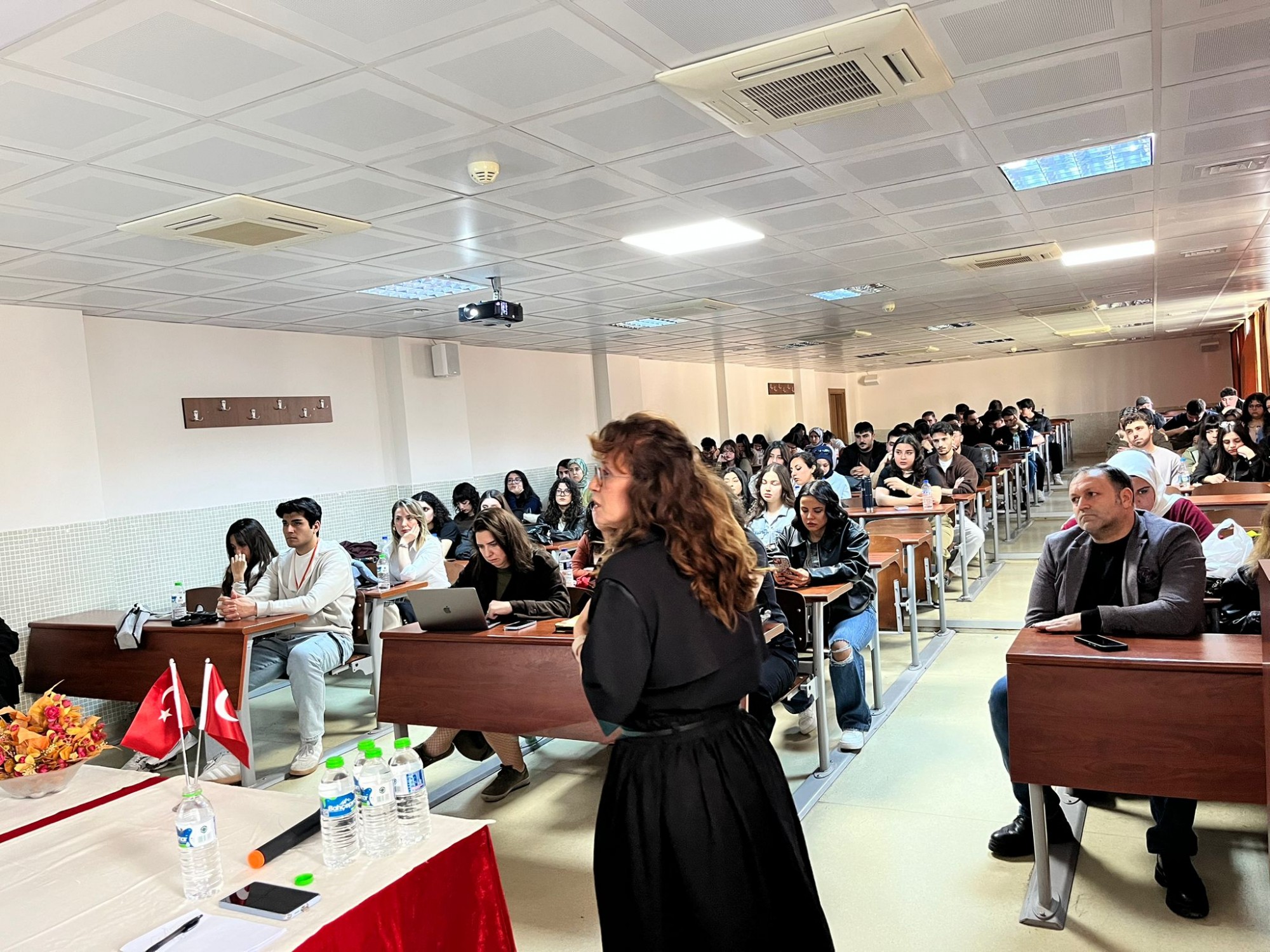 Mersin &Uuml;niversitesi Turizm Fak&uuml;ltesi&rsquo;nde S&uuml;rd&uuml;r&uuml;lebilir Gastronomi &Uuml;zerine S&ouml;yleşi Ger&ccedil;ekleştirildi detayı için tıklayınız