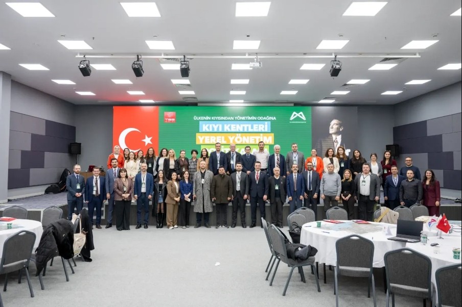 Mersin&rsquo;de Kıyı Y&ouml;netimi Masaya Yatırıldı detayı için tıklayınız