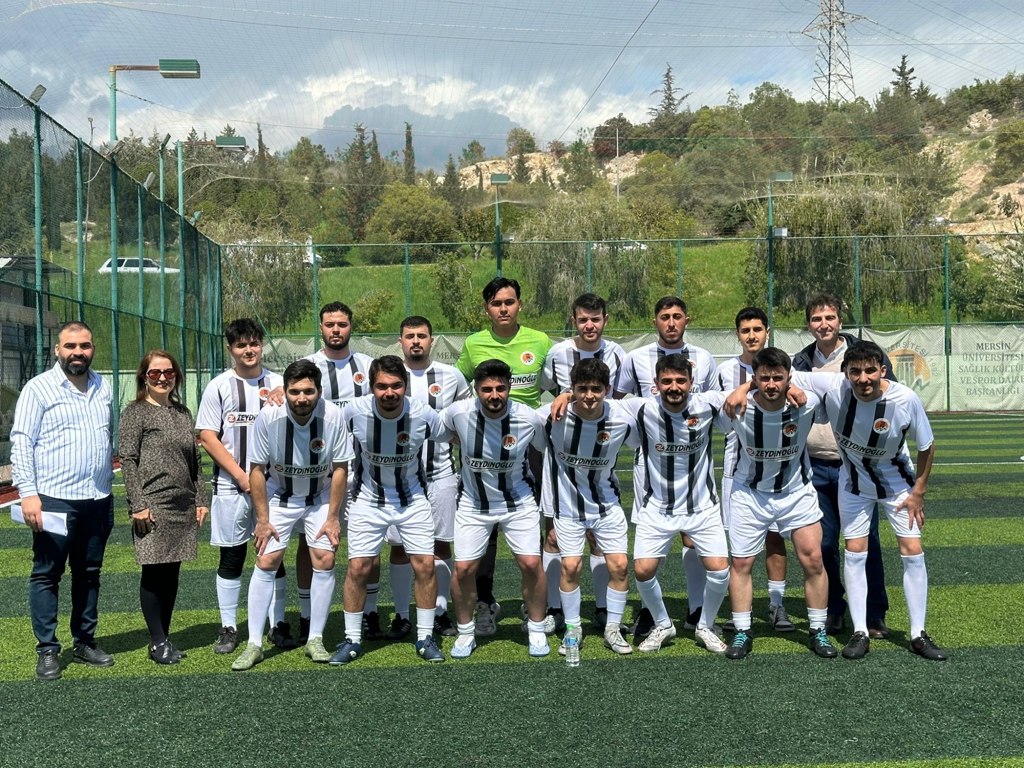 SAĞLIK BİLİMLERİ FAK&Uuml;LTESİ ERKEK FUTBOL TAKIMINDAN TAKDİR TOPLAYAN M&Uuml;CADELE detayı için tıklayınız