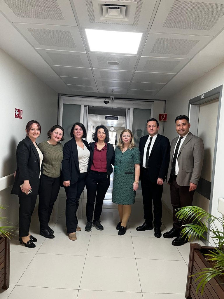 Fak&uuml;lte-Hastane İş Birliğini G&uuml;&ccedil;lendirmeye Y&ouml;nelik Toplantı Ger&ccedil;ekleştirildi detayı için tıklayınız