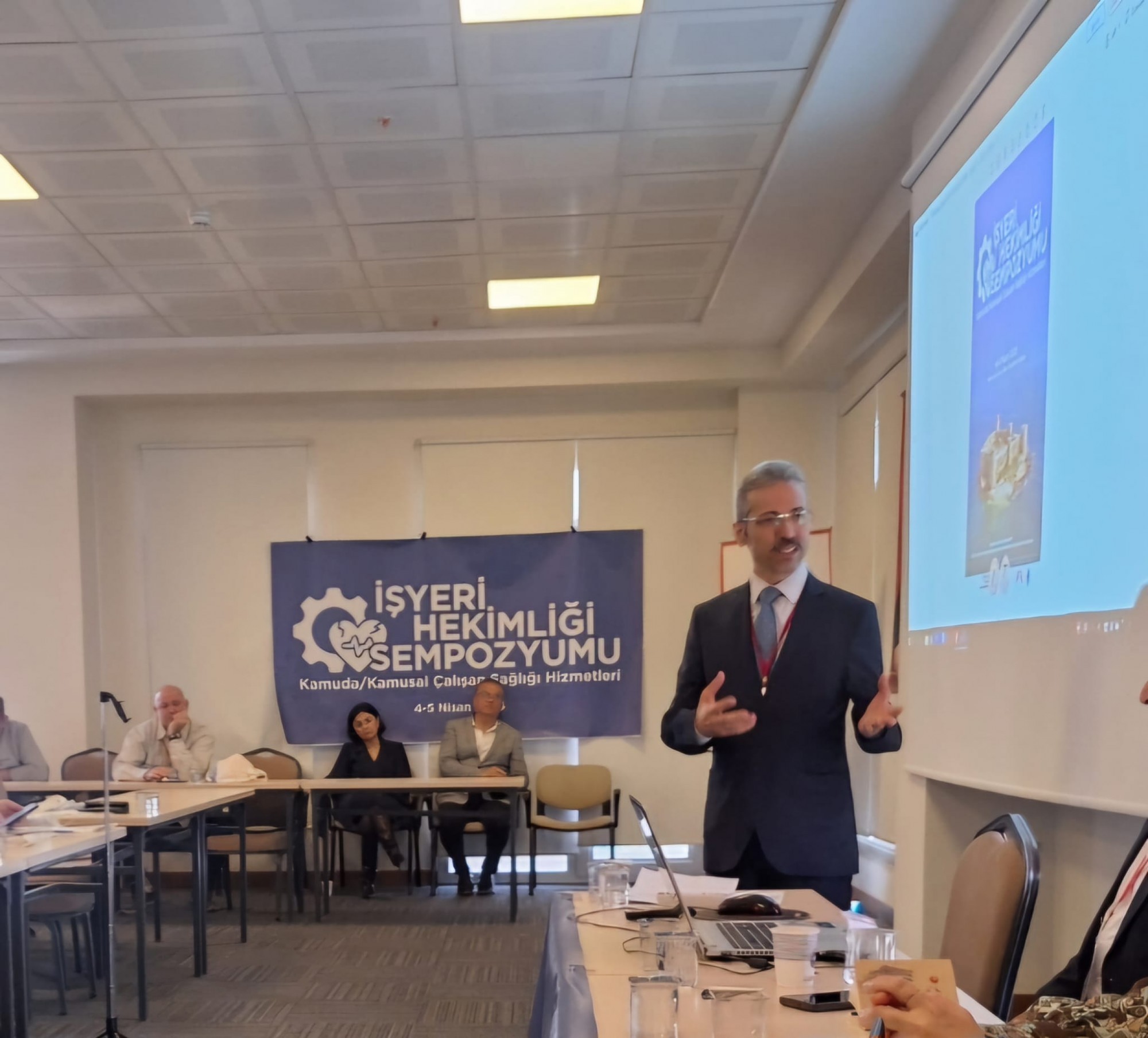 Kamuda/Kamusal &Ccedil;alışan Sağlığı Hizmetleri Konulu-işyeri Hekimliği Sempozyumu detayı için tıklayınız