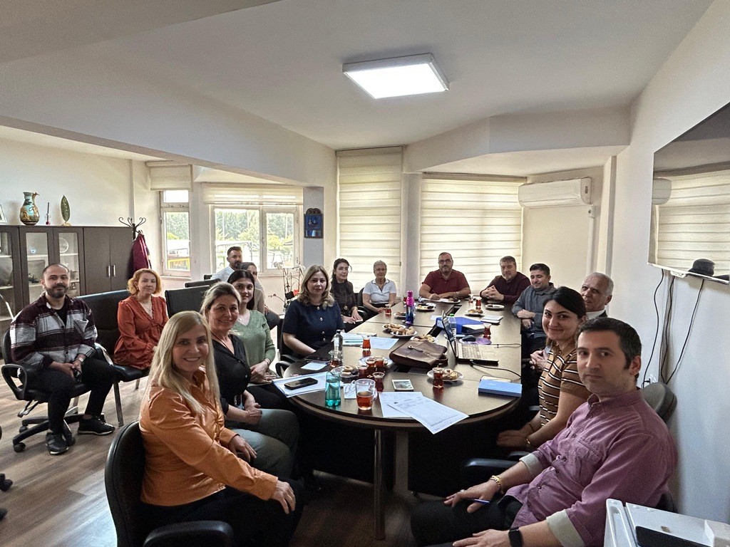 Sağlık Hizmetleri Meslek Y&uuml;ksekokulumuzda &Ouml;z Değerlendirme Raporu (&Ouml;DR) Hazırlık 2. Tur Bilgilendirme Toplantısı Ger&ccedil;ekleştirildi detayı için tıklayınız