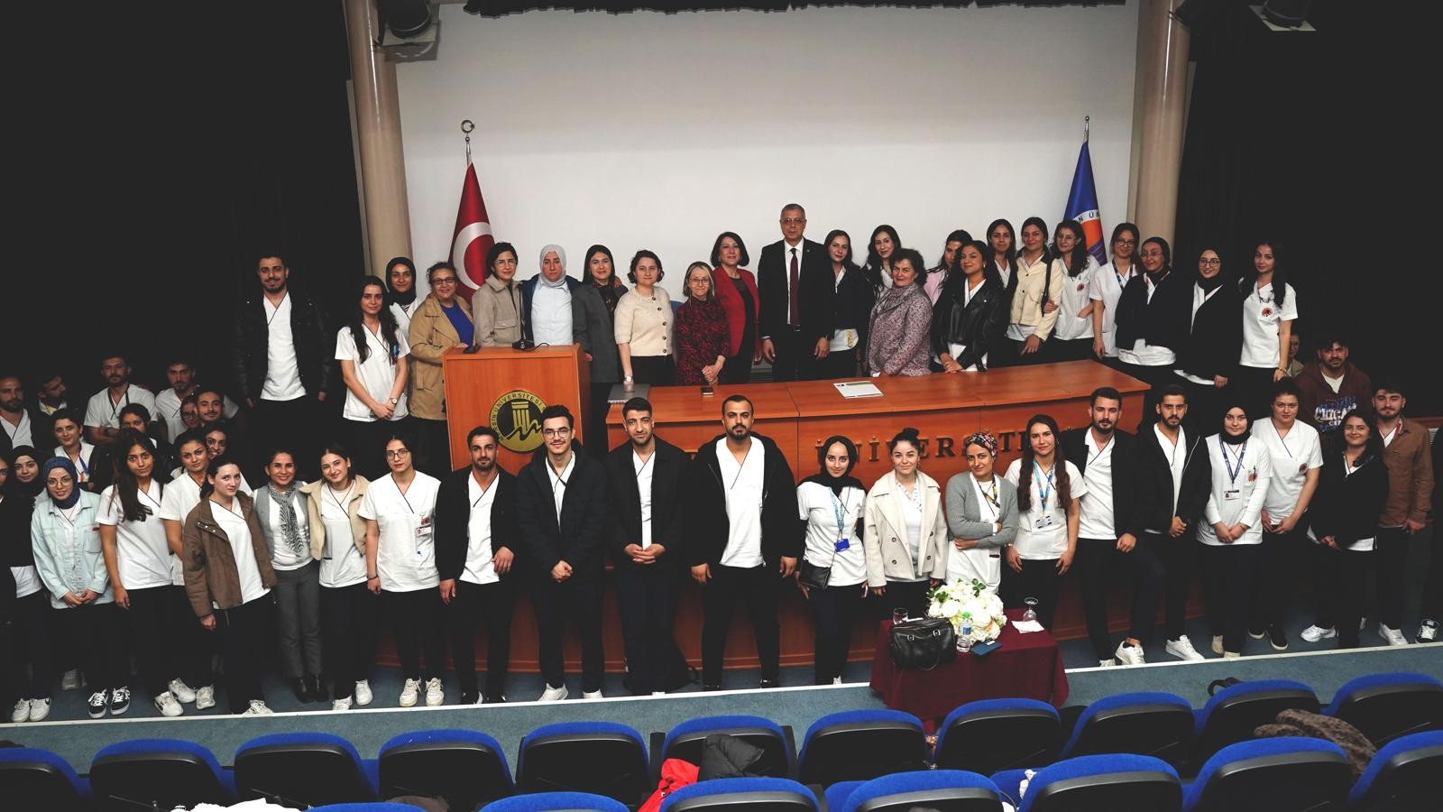 Girişimcilik: Hemşireler İ&ccedil;in Yeni Ufuklar Konferansı Ger&ccedil;ekleştirildi detayı için tıklayınız