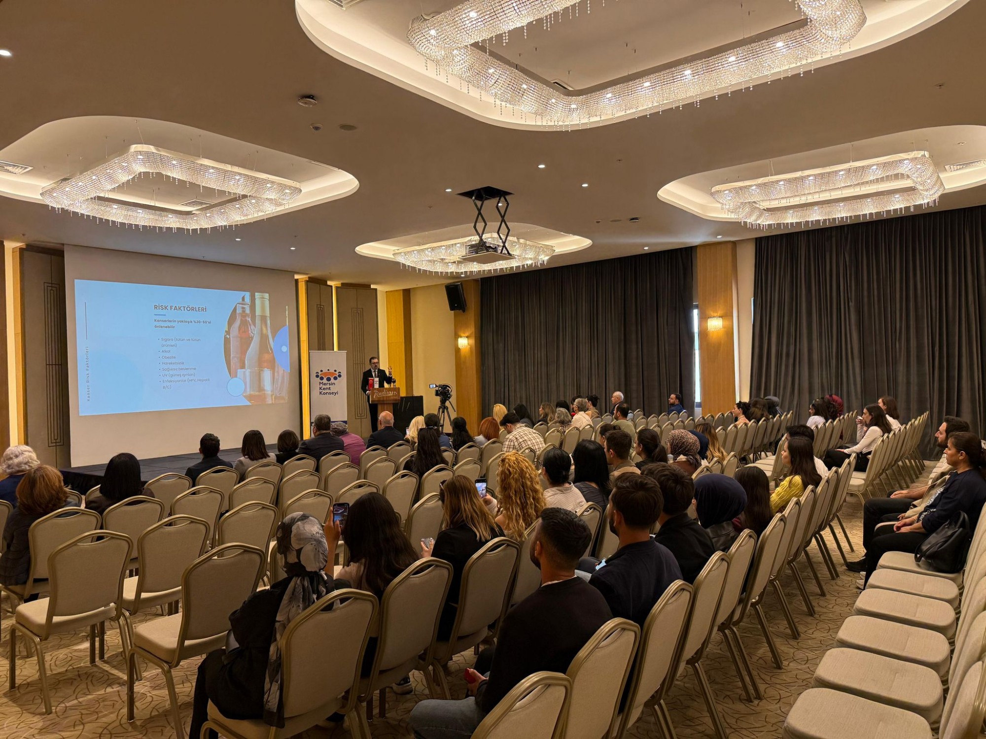 Sağlık Bakım Hizmetleri B&ouml;l&uuml;m&uuml;m&uuml;zden Kanser Farkındalığı Haftasında Anlamlı Katılım detayı için tıklayınız