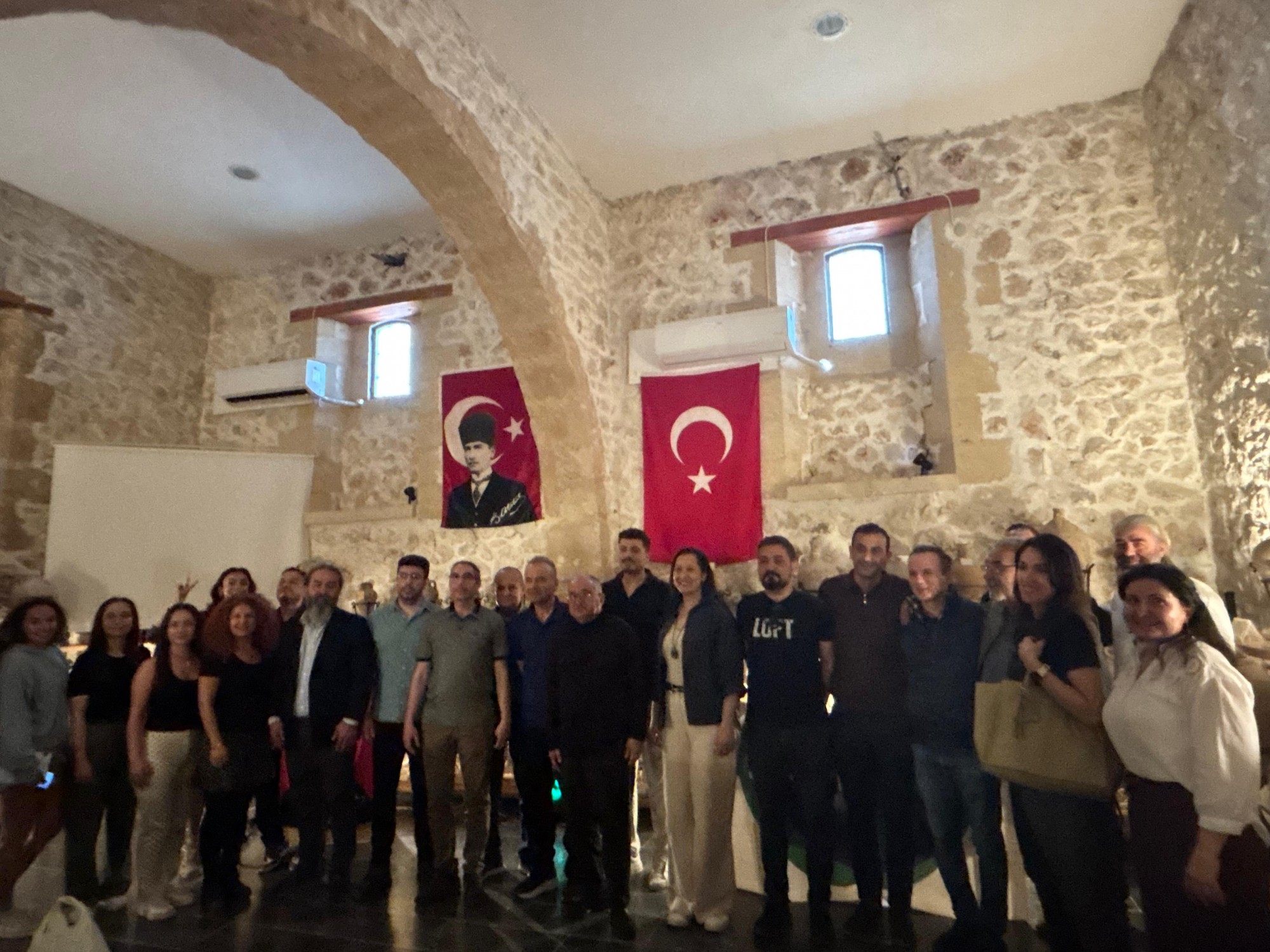 Akdeniz&rsquo;in &Ouml;nemli Yırtıcılarının Tehdit ve Koruma Stratejileri Masaya Yatırıldı detayı için tıklayınız