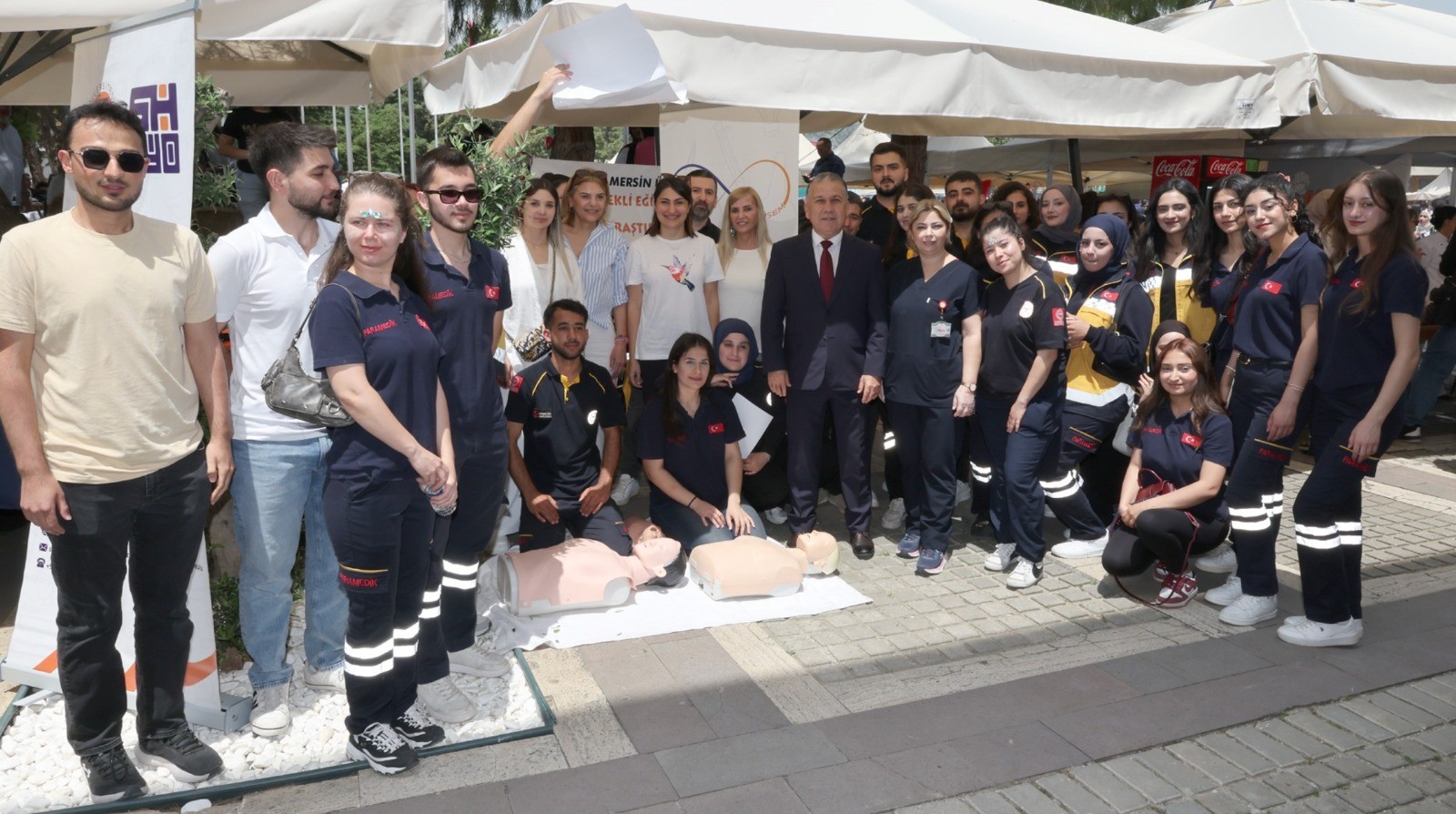 Sağlık Hizmetleri MYO, ME&Uuml;FEST 2026&rsquo;da Kermes ve İlk Yardım Etkinliği D&uuml;zenledi detayı için tıklayınız