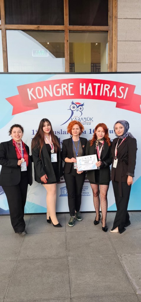 Ebelik &Ouml;ğrencilerimizden Kongrede B&uuml;y&uuml;k Başarı detayı için tıklayınız