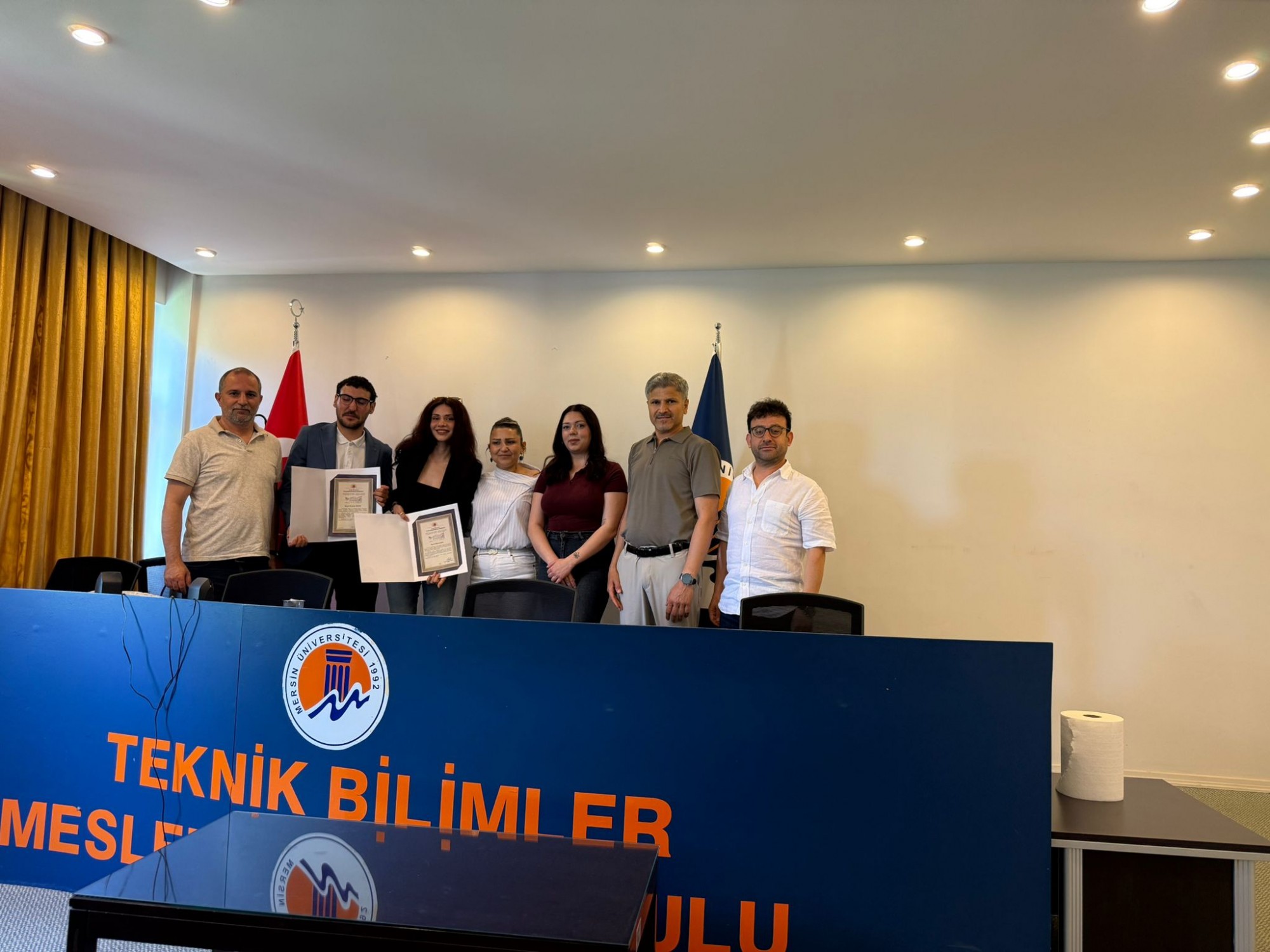 Kimya Teknolojisi Tarafından Mesleki Gelişim Semineri ve Mezun-&ouml;ğrenci Tanışma, Deneyim Paylaşımı ve Etkileşim Toplantısı D&uuml;zenlendi detayı için tıklayınız