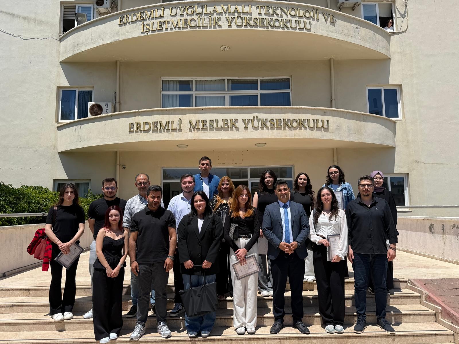 Erdemli Utiyo &Ouml;ğrencilerinden T&uuml;bitak 2209 - A&rsquo;da &Ouml;nemli Başarı detayı için tıklayınız