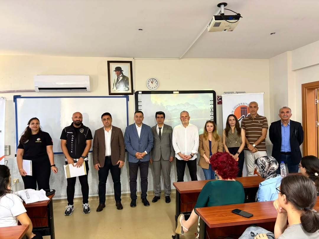 SBMYO &Ouml;ğrencilerine Y&ouml;nelik Narko Gen&ccedil;lik Eğitimi Ger&ccedil;ekleştirildi detayı için tıklayınız