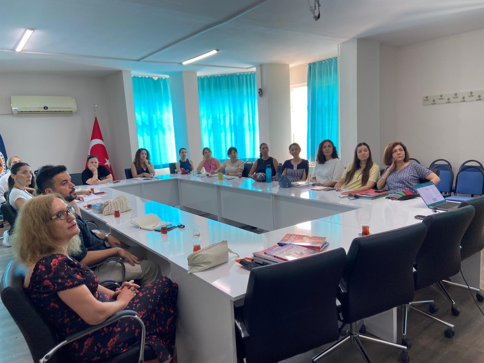 Yayınevi Tanıtım ve Kitap İnceleme Sunumu Ger&ccedil;ekleştirildi detayı için tıklayınız