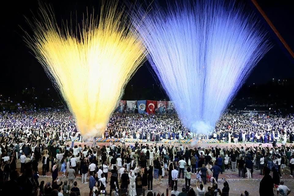 &Uuml;niversitemizde 2025-2026 Eğitim-&Ouml;ğretim Yılı Mezuniyet Coşkusu Yaşandı detayı için tıklayınız