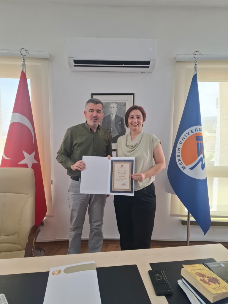 25. Yılını Dolduran Akademik Personele Teşekk&uuml;r Belgesi Takdimi detayı için tıklayınız