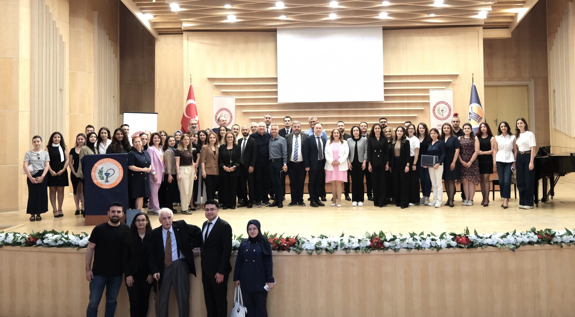 &Uuml;niversitemizde 14 Mayıs Eczacılık G&uuml;n&uuml; Kapsamlı Etkinliklerle Kutlandı detayı için tıklayınız